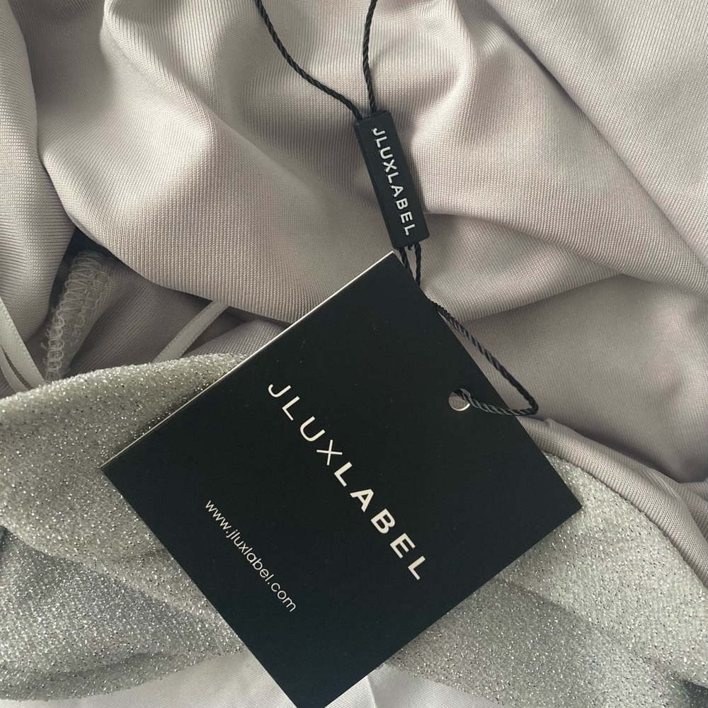 Brand new jluxlabel Dress! Simple & easy to wear.